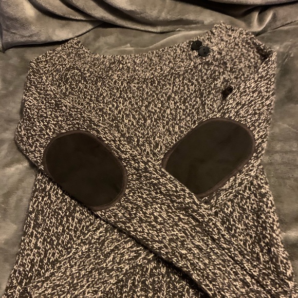 Sweater - Picture 2 of 4